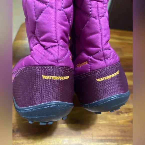 NWT Columbia Women's Magenta Quilted Boots waterproof. - Picture 4 of 8